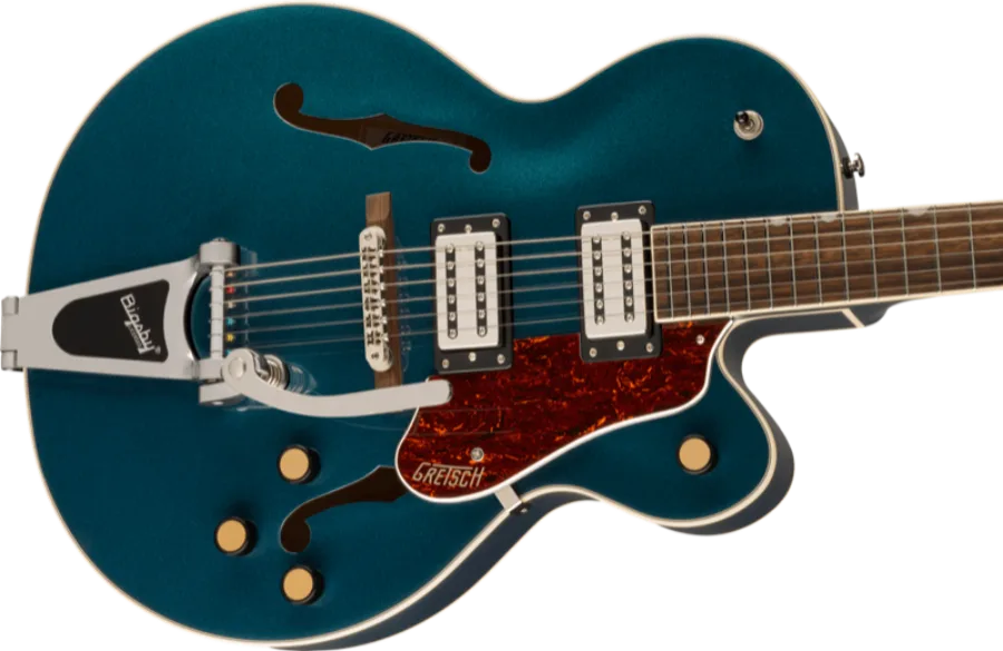Gretsch G2420T Streamliner, controls and pickguard detail